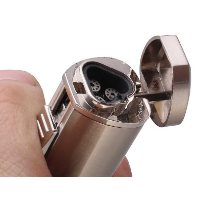 Luxury triple jet lighter