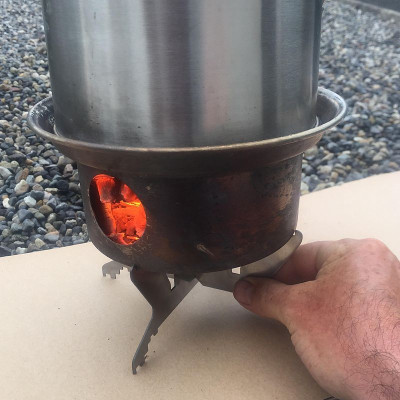 Aluminiumhalterung für den Wasserkocher